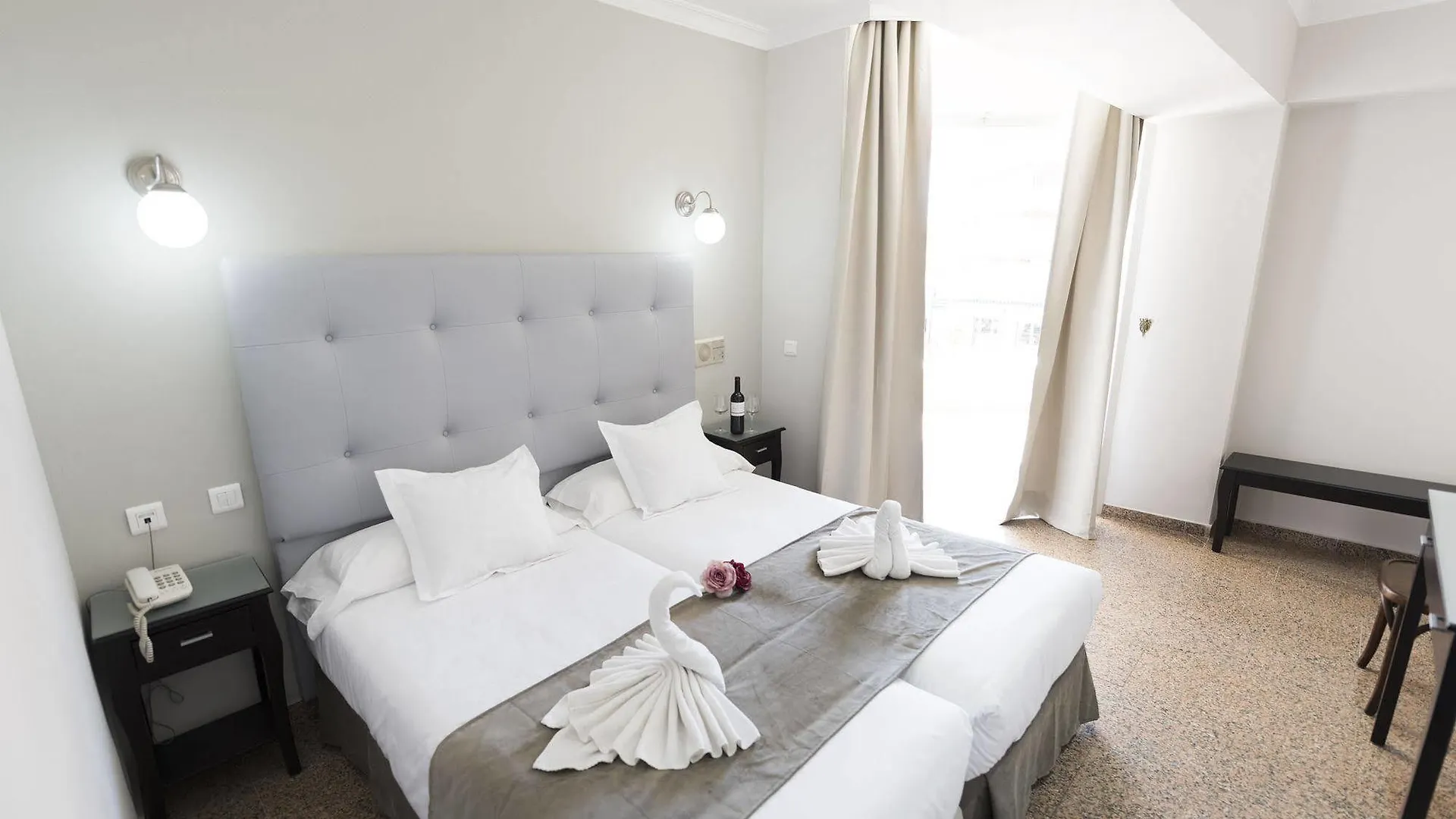 Hotel Toboso Chaparil Nerja 3*,